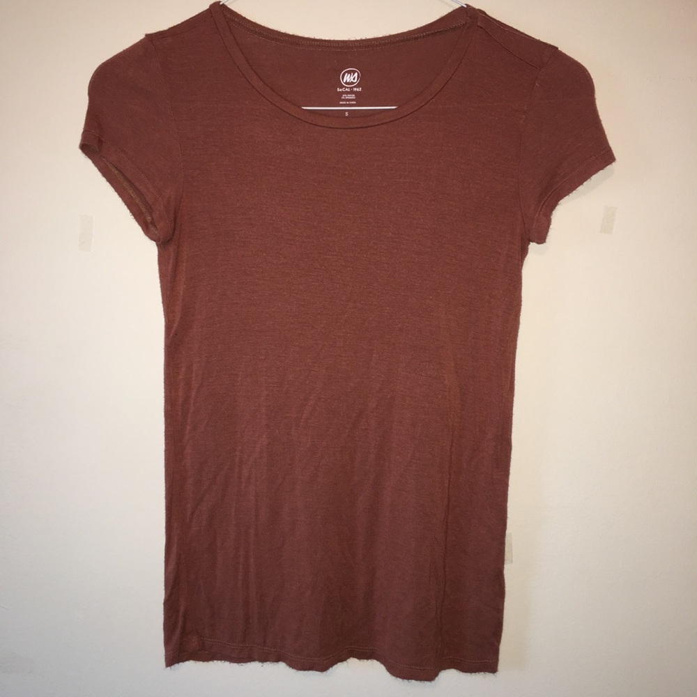 Plain scoop neck T-shirt